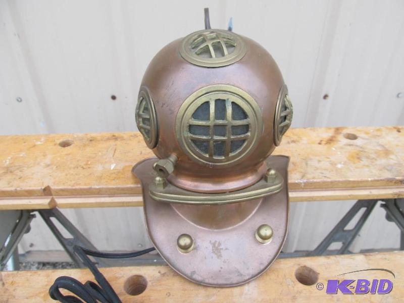 lot 42 image: Very cool deep sea diving lamp,good working c...