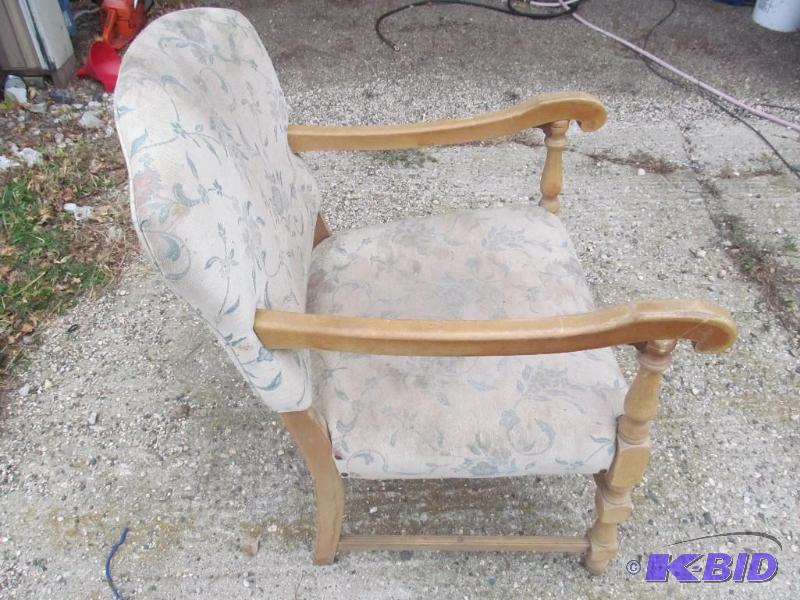 lot 46 image: Vintage chair,in need of being re-upholstered...