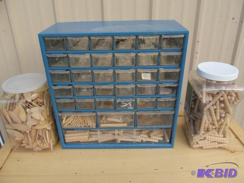 lot 53 image: Utility cabinet with a great variety of goods...