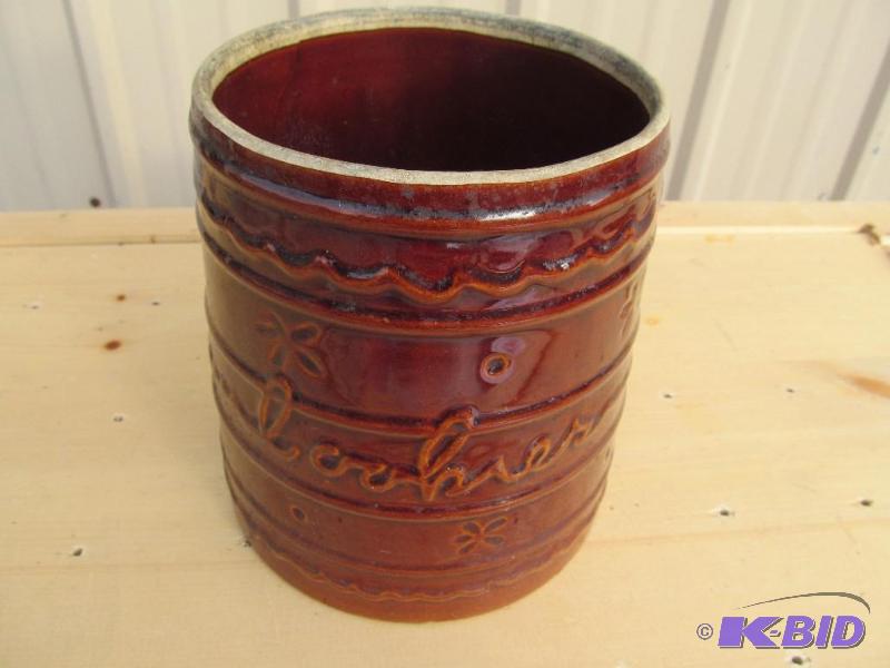lot 72 image: Vintage crock...