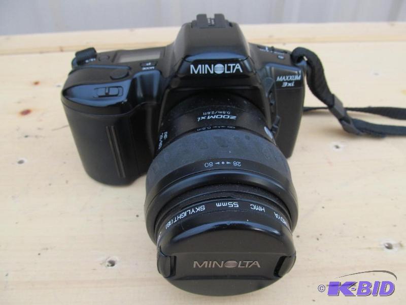 lot 75 image: Minolta...Maxum 3xi,&nbspalong with a nice l...