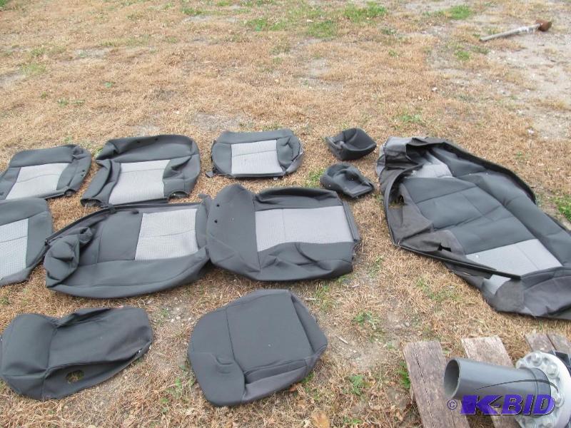 lot 78 image: Brand new seat covers for an Ford F-150 truck...
