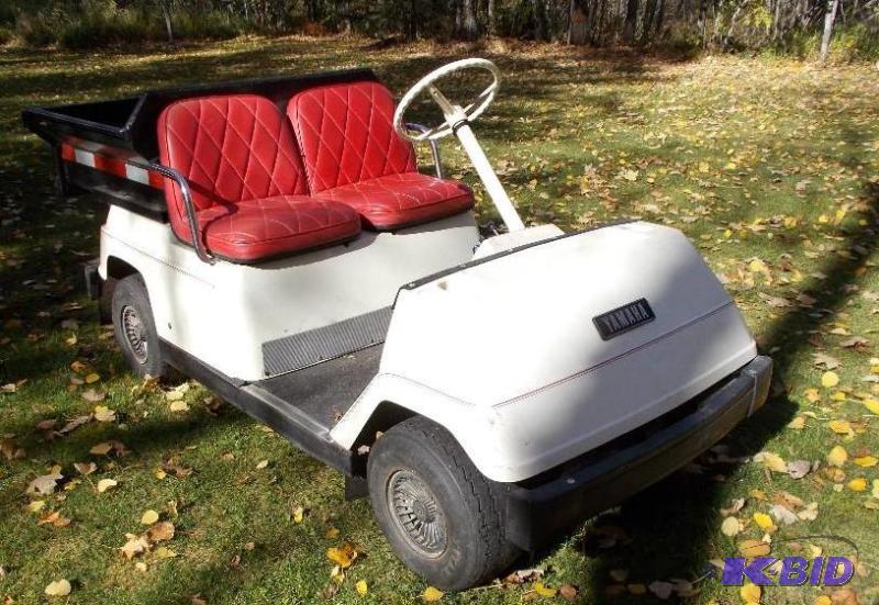 Yamaha GolfUtility Cart With Dump Box In Ver...