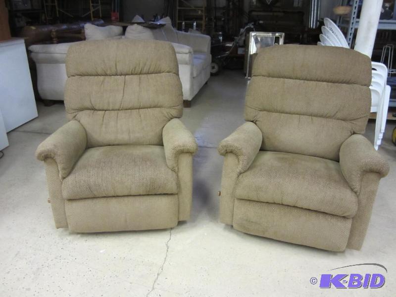 Pair of Lazy Boy Recliners