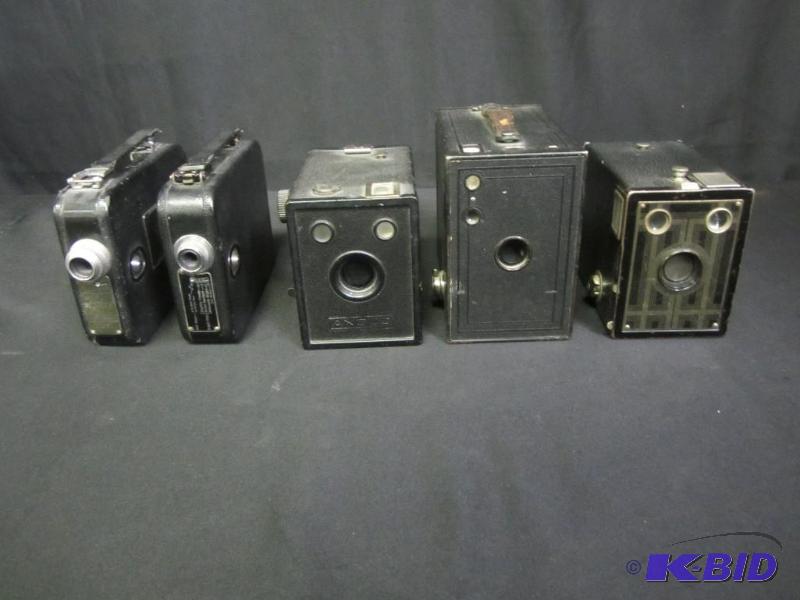 lot 00079 image: Large Lot of Vintage Box Cameras and Movie Cameras