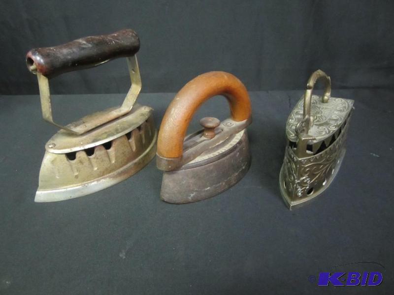 lot 00080 image: Great Lot of Irons and Iron Case