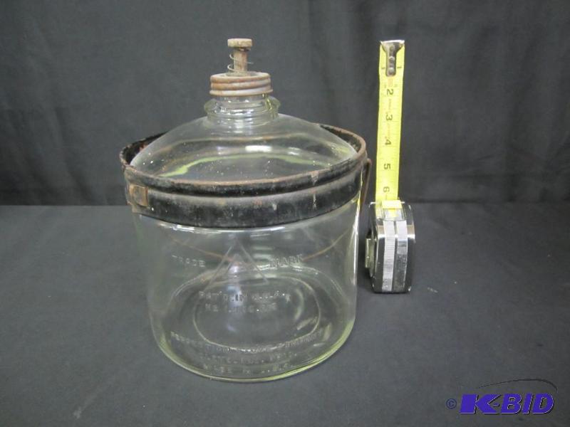 lot 00081 image: Antique Kerosene Stove Jar Perfection Stove Company