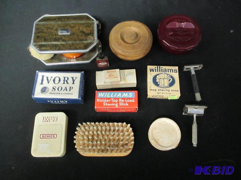 lot 00119 image: Wonderful Lot of Shaving Accessories Soaps Razors Cases