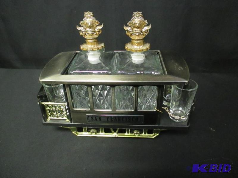 lot 00179 image: Liquor Decanter