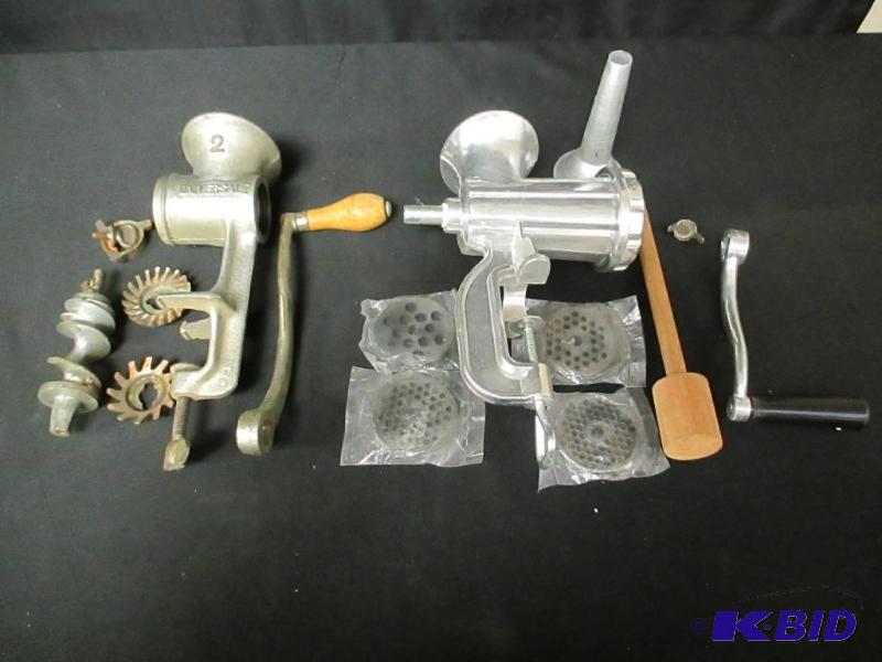 lot 00181 image: Vintage meat grinder