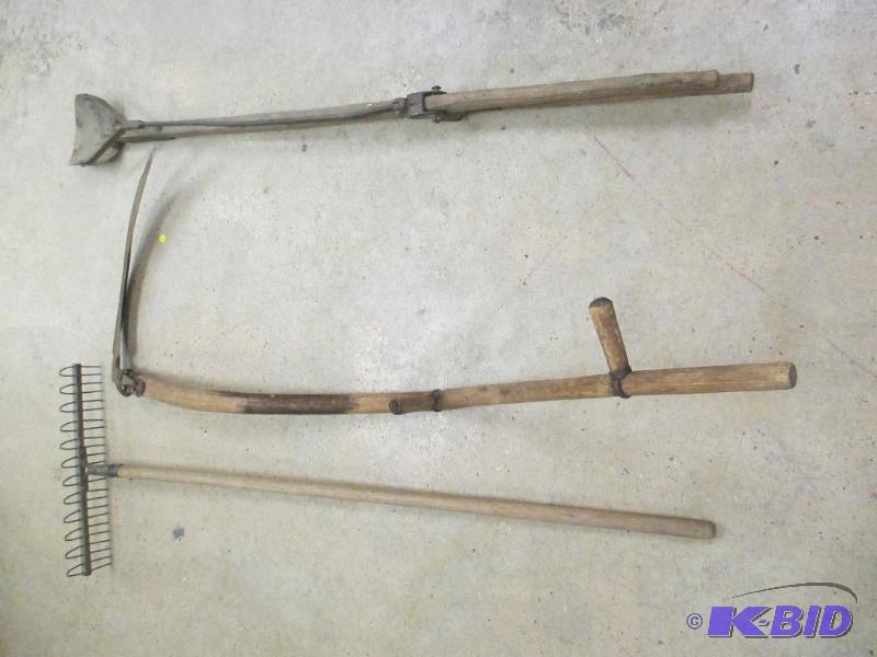 lot 00184 image: Vintage garden tools