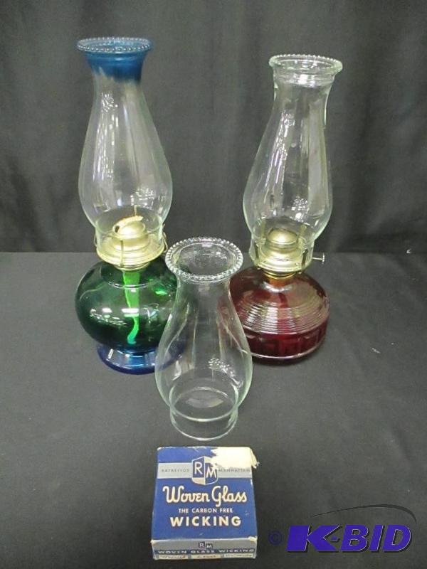 lot 124 image: Great Vintage Lot of Kerosene Lamps Chimney Extra Wicks