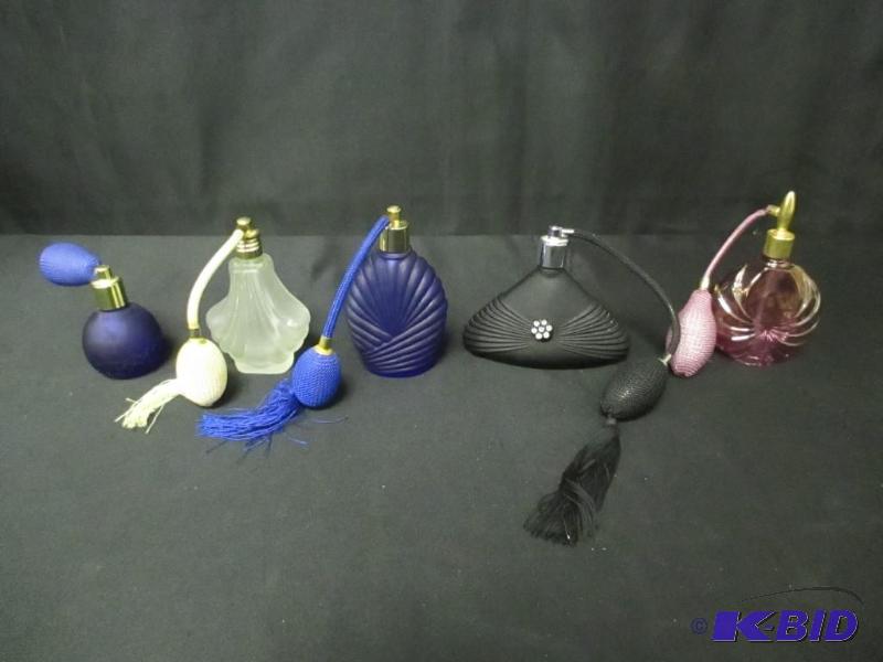 lot 132 image: Lot of Vintage Perfume Bottles an Atomizers