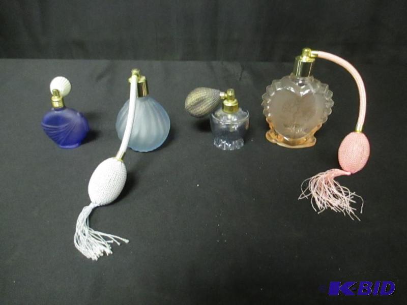 lot 133 image: Wonderful Lot of Vintage Perfume Bottles