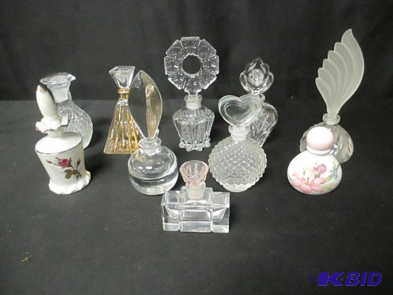 lot 137 image: Beautiful Lot of 10 Vintage Perfume Bottles