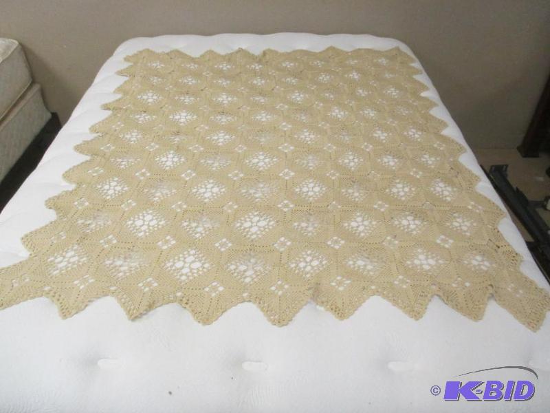 lot 166 image: Hand Crochet Tablecloths & Doilies