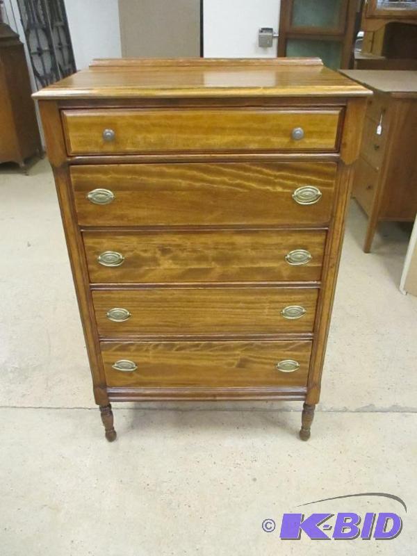 lot 23 image: Antique Federal Style Dresser Chest of Drawers Stunning