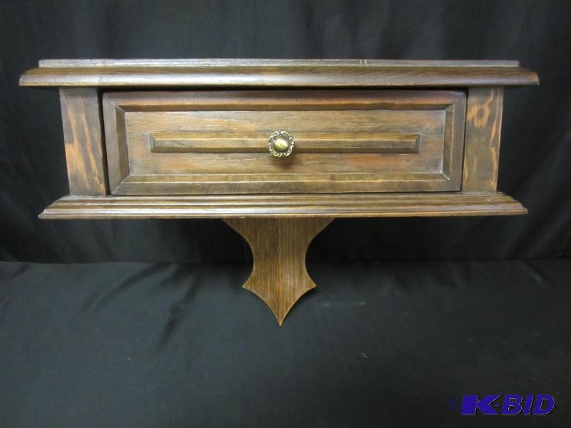 lot 46 image: Vintage Hanging Cupboard Shelf