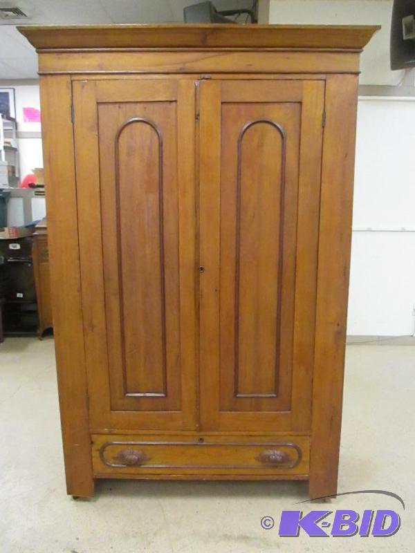lot 5 image: Victorian Style Wardrobe