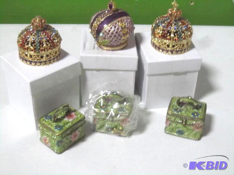 NEW Hinged Boxes
