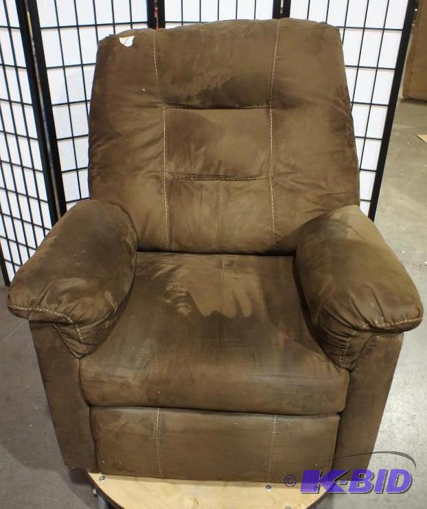 New Ashley Signature Recliner. Chocolate Brow...
