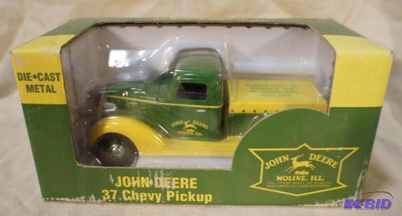 lot 29 image: New In Box John Deere &quot1937" Diecas...