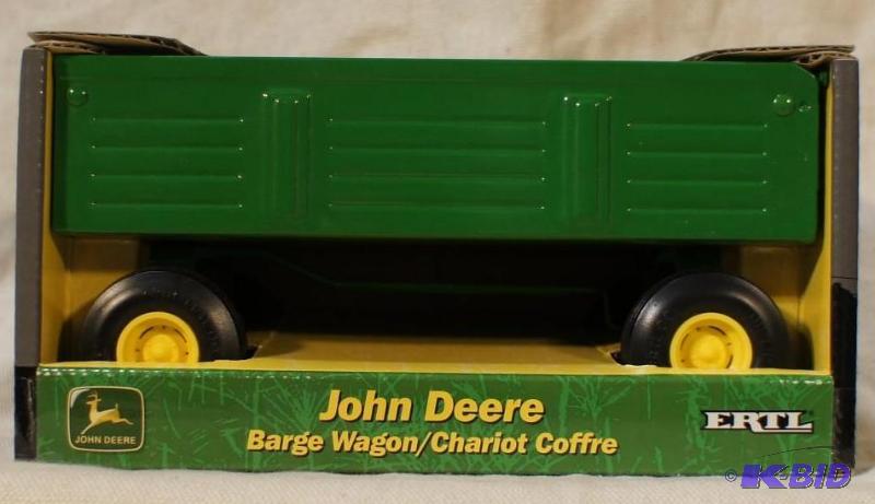 lot 66 image: New In Box John Deere Barge Wagon - 116 scal...