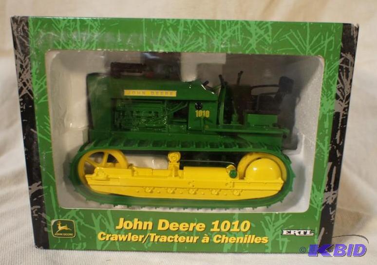 lot 68 image: New In Box John Deere 1010 Crawler Tractor - ...