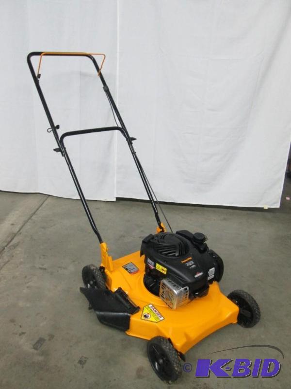 lot 2 image: Poulan Pro 20 Push Lawn Mower