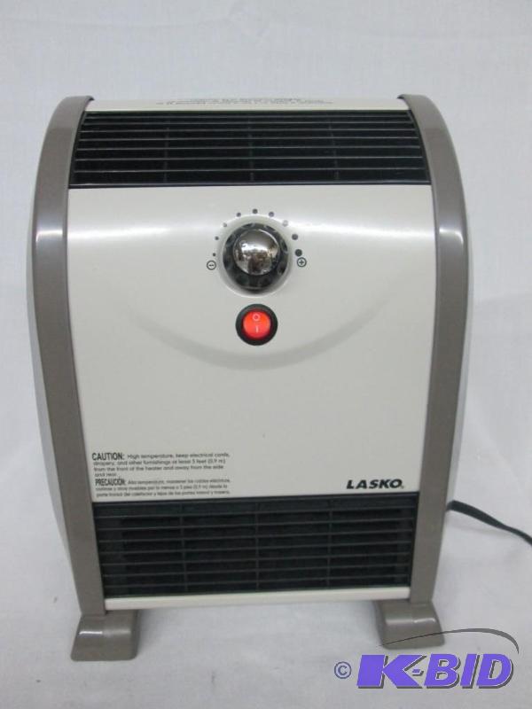 lot 20 image: Lasko Automatic Airflow Space Saving Heater