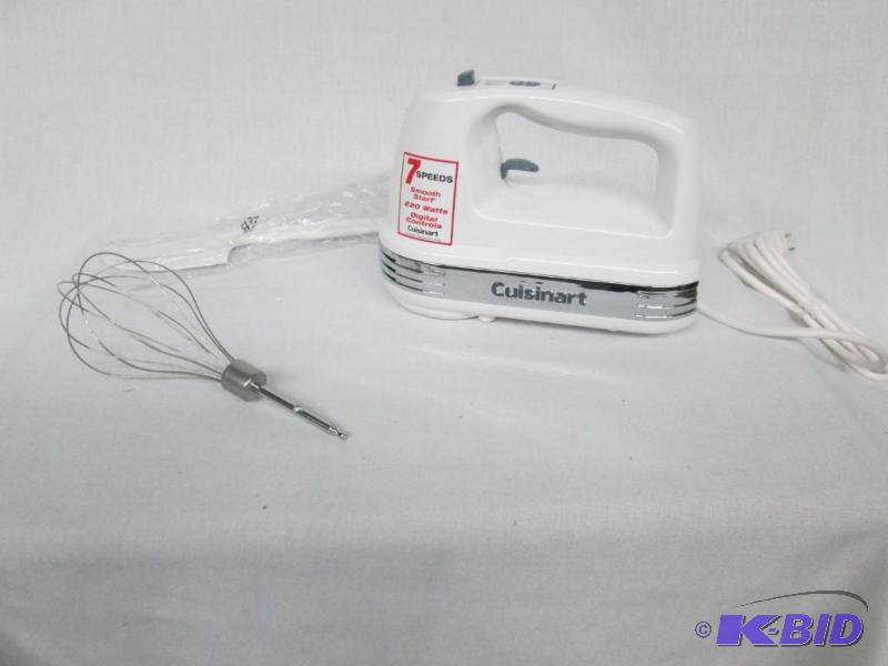 lot 28 image: Cuisinart Power Advantage 7 Speed Hand Mixer