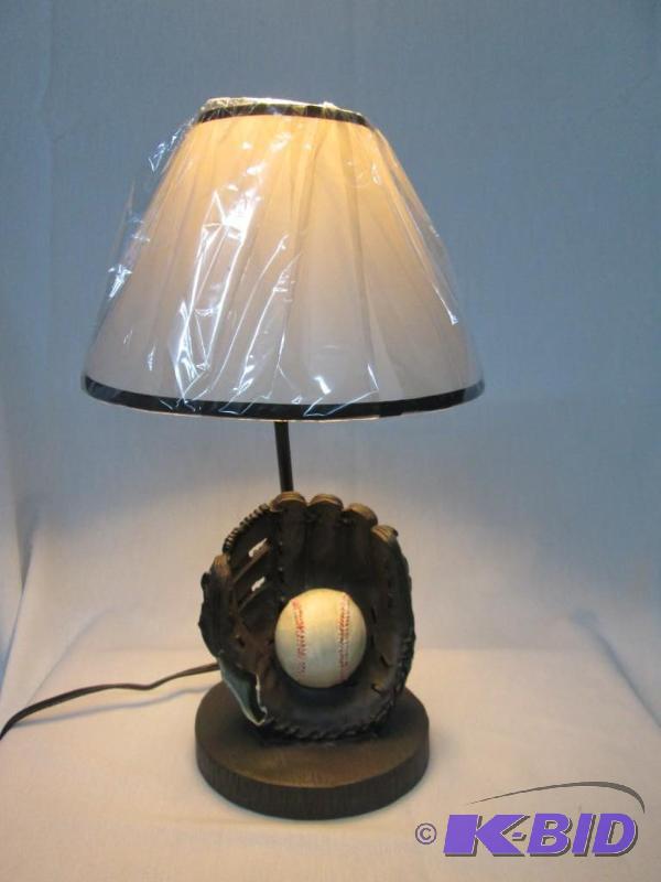 lot 46 image: Ore Baseball Accent Lamp