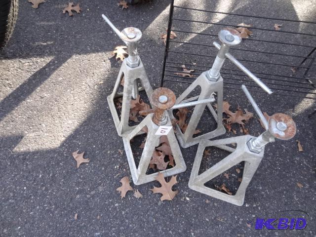 lot 10 image: 4 Aluminum Jack Stands. Metal Rack 20 X 10 X ...