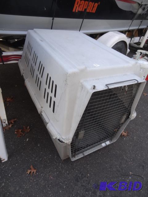 lot 13 image: DogLoo Inc. Dog Kennel For Large Dogs....