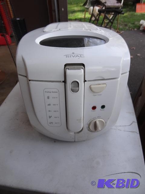 lot 152 image: Rival Deep Fryer...