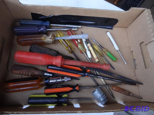 lot 175 image: Misc Screwdrivers...