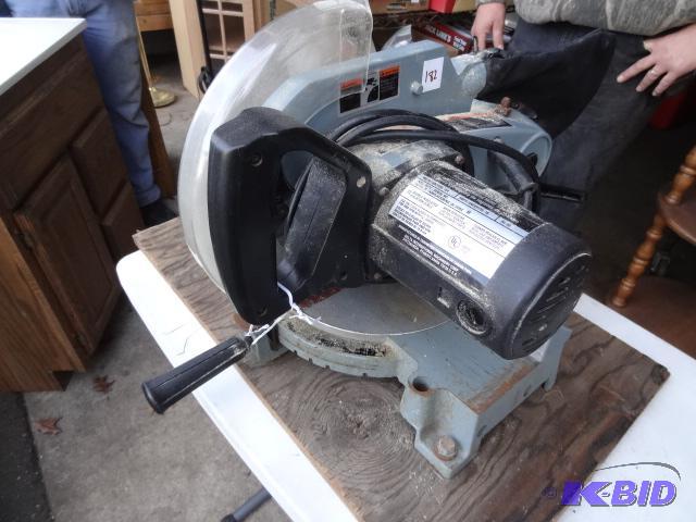 lot 182 image: Delta 10" Compound Miter saw. 36-220 Wor...