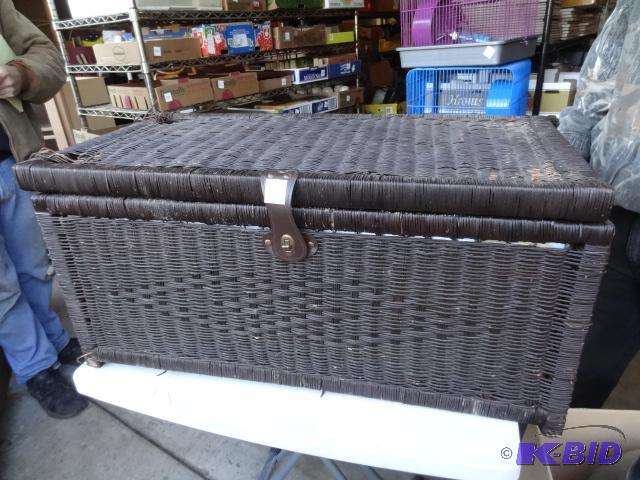 lot 199 image: Wicker Chest 32 X 16 X 15...