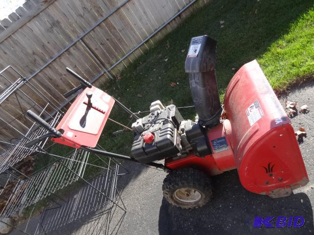 lot 2 image: MTD Yard Machine 24" Snow Blower 8 HP Te...
