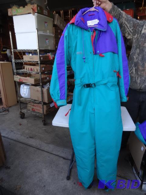 lot 201 image: Columbia L Mens Snow Suit...