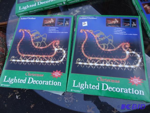 lot 230 image: Indoor Outdoor Christmas Decorations, 17"...