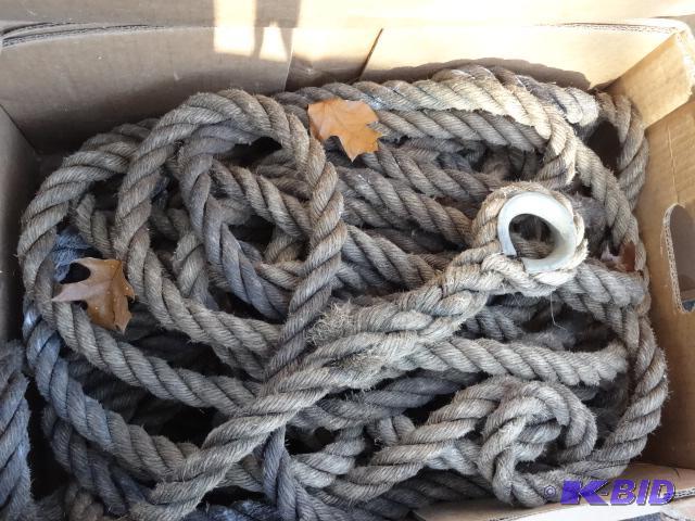 lot 25 image: 1" Rope 55 Long...
