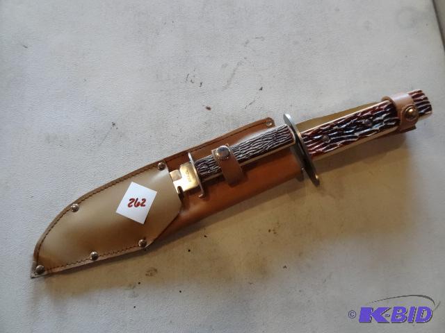 lot 262 image: Survival Knife Hunting Knife and Serrated Kni...