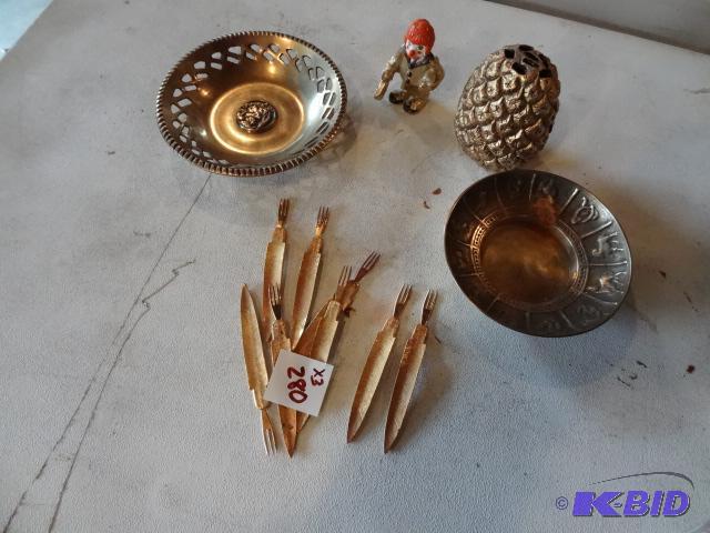 lot 280 image: Brass Hourderve Forks, 2 Brass Trays, Brass C...