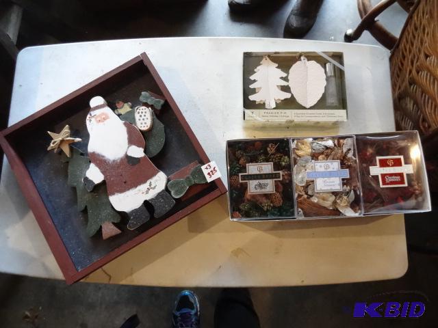 lot 325 image: PotPourri, Wood Christmas Decoration, 8 Scent...