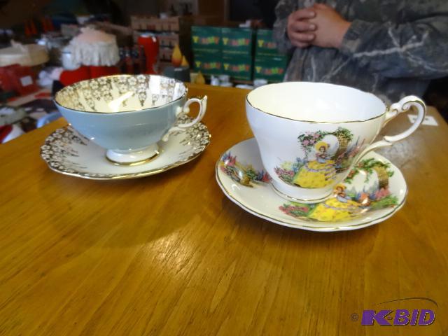 lot 345 image: Victoria and Ryal Standard Bone China...
