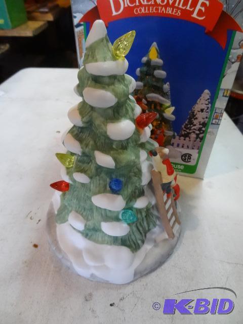 lot 359 image: Dickensville Illuminated Porcelain House...