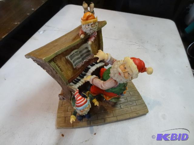 lot 367 image: Holiday Time Collectible Santa Center Piece...