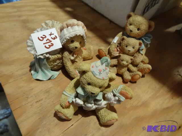 lot 373 image: 3 Cherished Teddy Figurines...