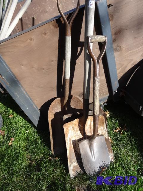 lot 40 image: 3 Metal Scoop Shovels, Spade Shovel...